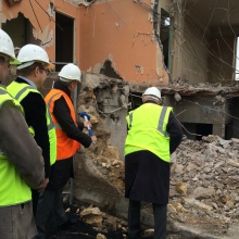 Démolition symbolique d'un mur de l'ancien répéteur le 20 octobre 2015